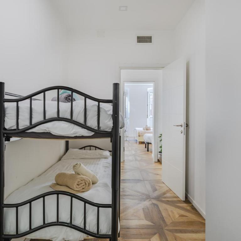 Prisma Suite, A due Passi dalla Stazione - Appartamento Deluxe con 3 Camere da Letto - 4