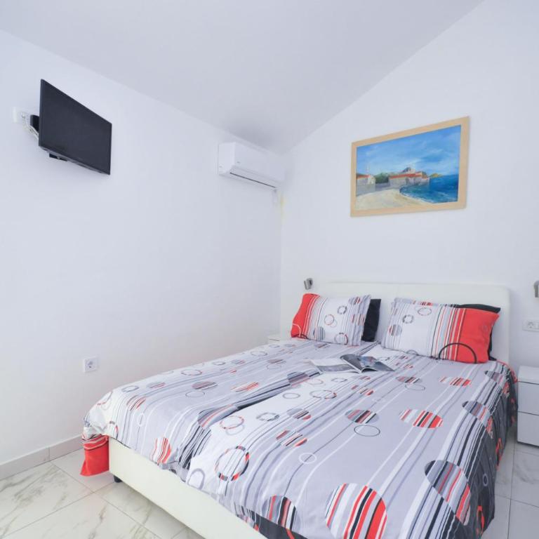 Hotel Oaza - Dvokrevetna Soba sa Bračnim Krevetom i Balkonom - 2