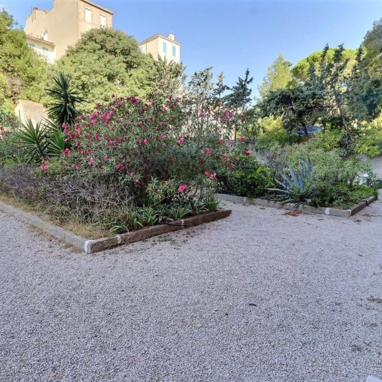 T4 ancien et spacieux - 2 balcons - Appartement - 11