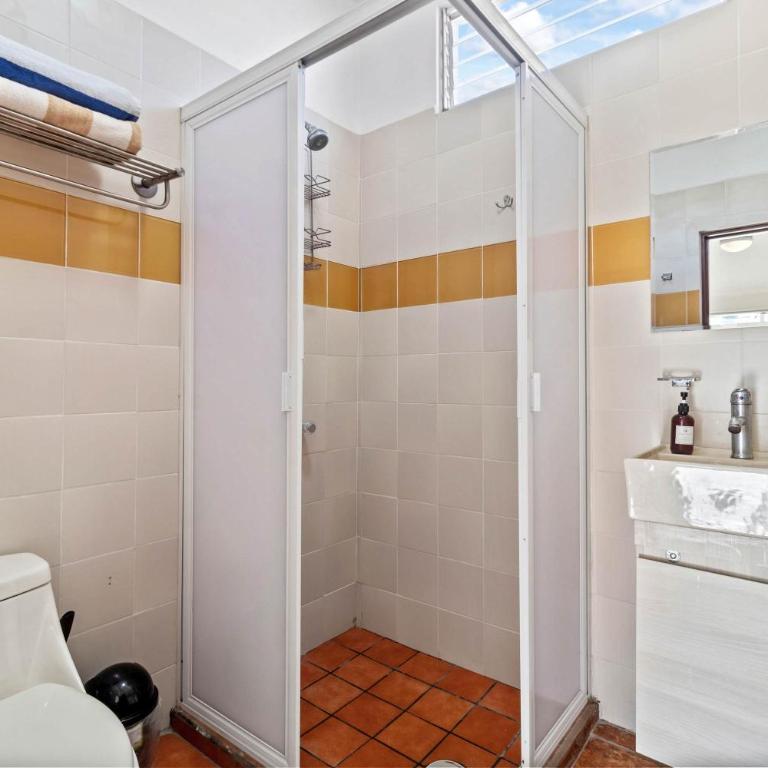 Madison - 99 Steps to Beach in Golden Zone - Apartamento - 8