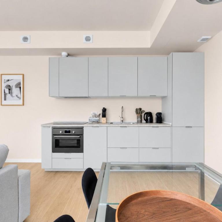 Airy Apartments with Balcony & Garage by NDP rent - Appartamento Attico - 5