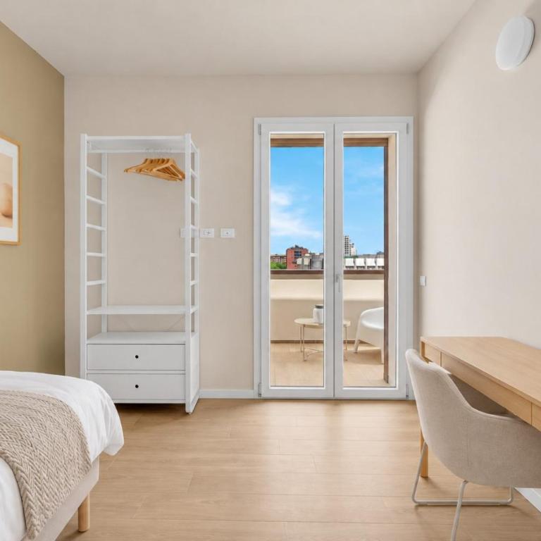 Airy Apartments with Balcony & Garage by NDP rent - Appartamento Attico - 9