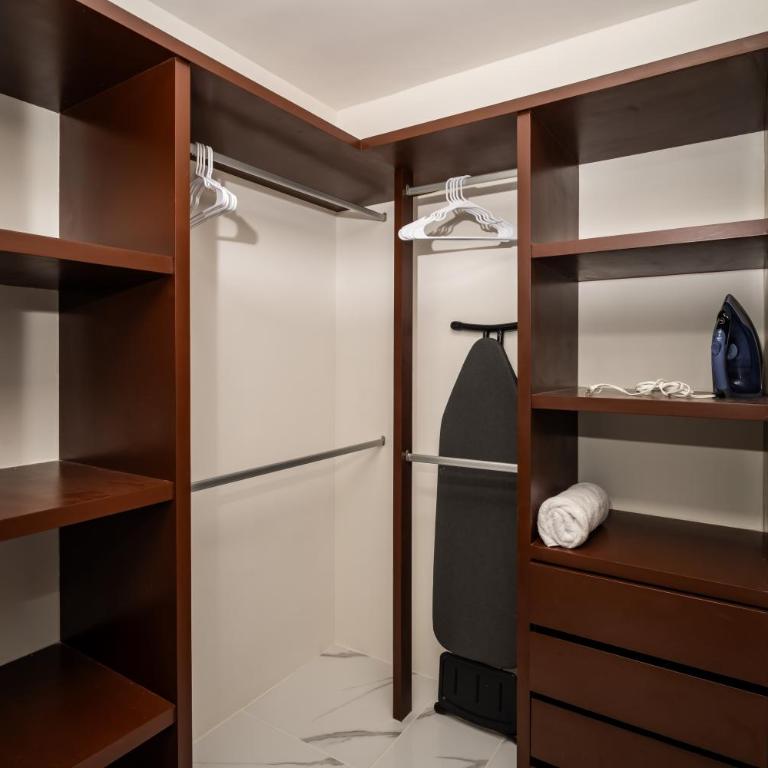 Ombu apartamentos con alberca, seguridad 24h, Wifi - Two-Bedroom Deluxe Apartment with Garden View - 4
