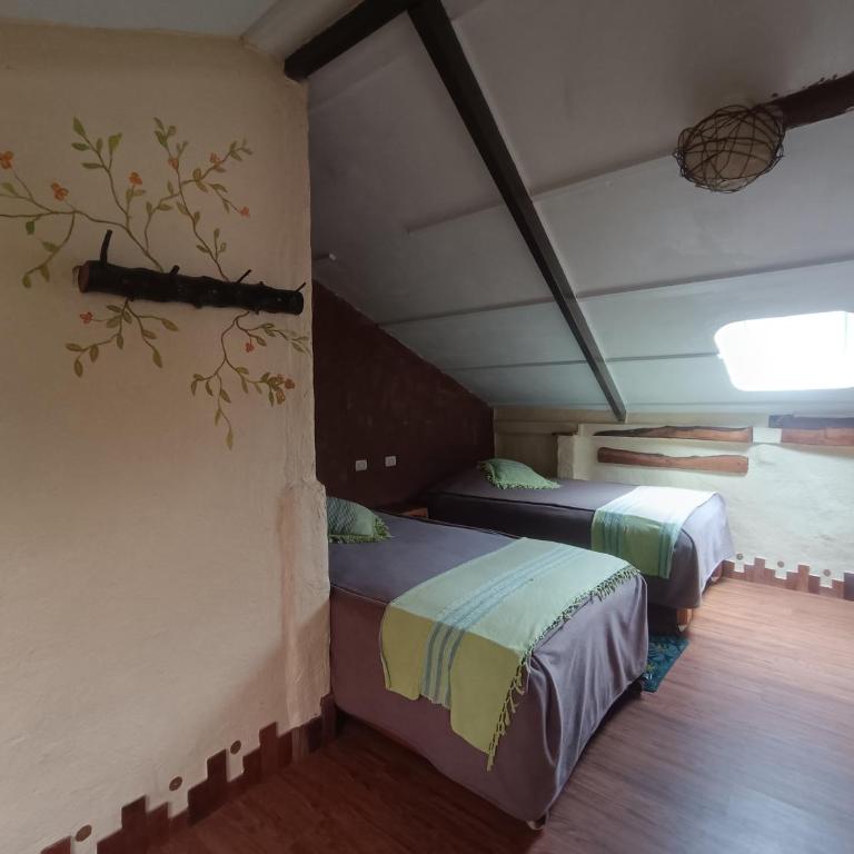 Eco Tampu Andahuaylillas - Cusco Hospedaje Ecosostenible - Triple Room - 1