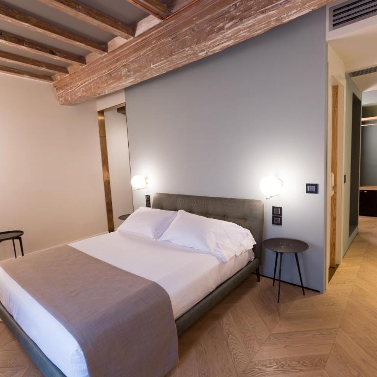 Hotel Silla - Camera Tripla Premium - 12
