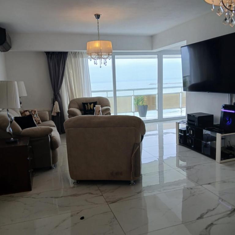 Excepcional Parque y Playa Grande - Apartamento de 2 dormitorios - 19