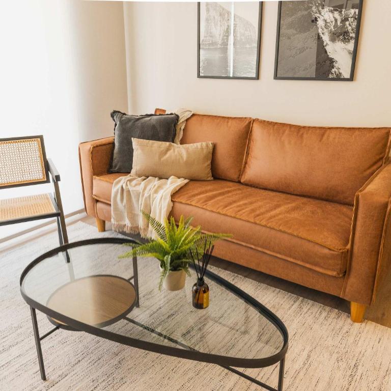 HOM 2-bed for 4 with breakfas y pool gym and parking - Apartment - 7