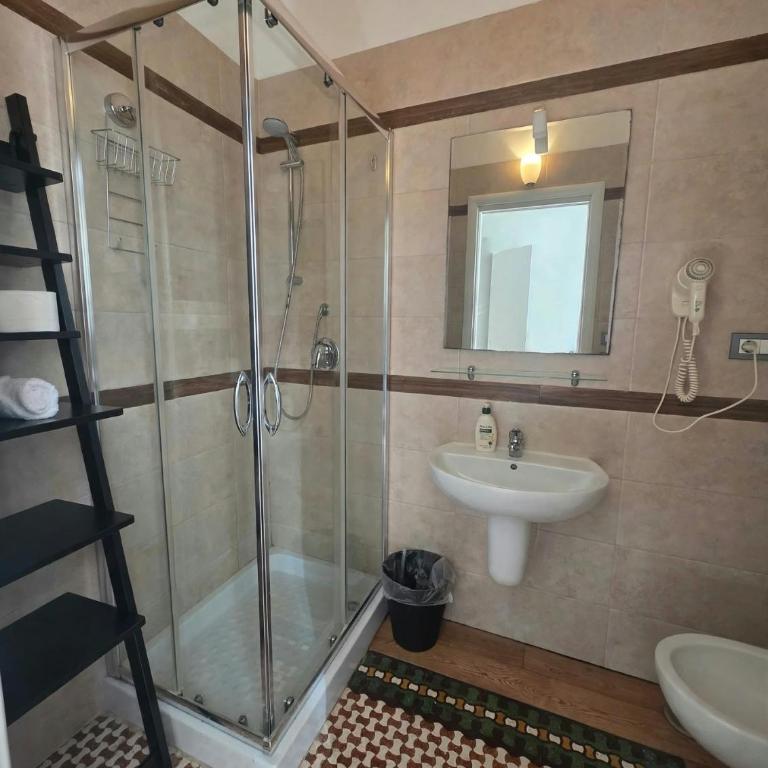 Alma Grande ROOMS - Appartamento con 3 Camere da Letto e con Balcone - 11