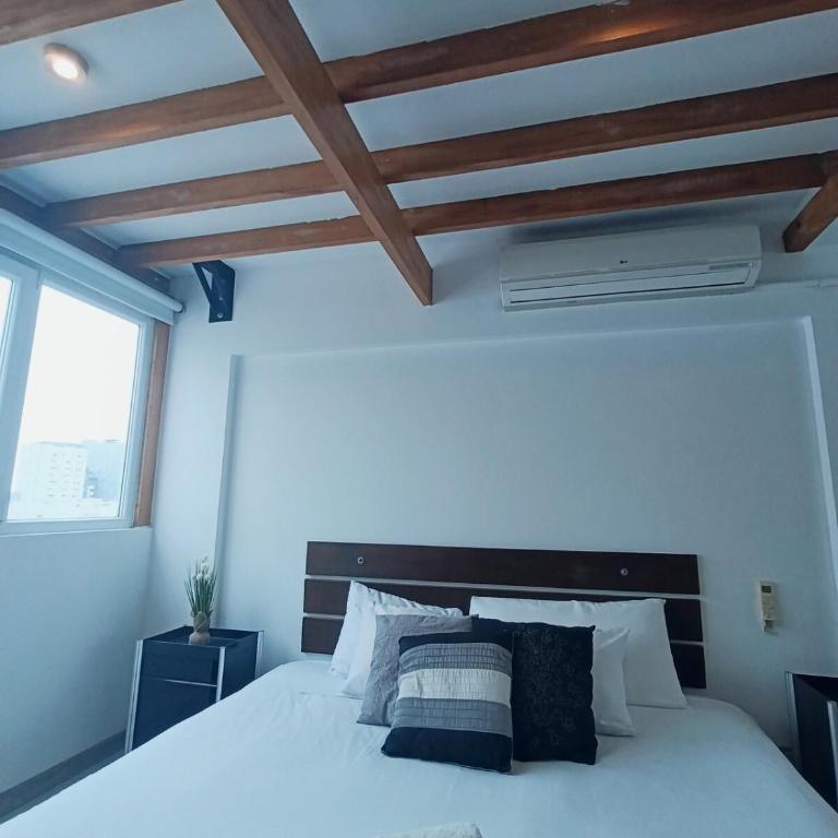 Triplex con piscina en miraflores 5 habitaciones - Apartamento - 93