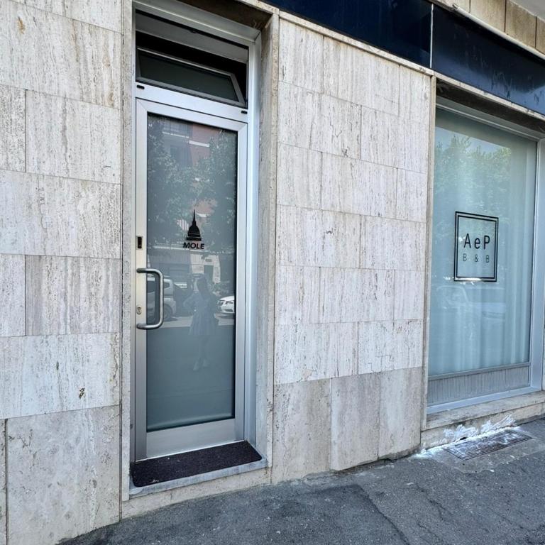 Two-room apartment equipped with a kitchen and bathroom - Two-Bedroom Apartment - 15