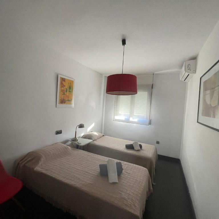 Casa adosada con piscina a 5 minutos de la playa . - Casa de 3 dormitorios - 23