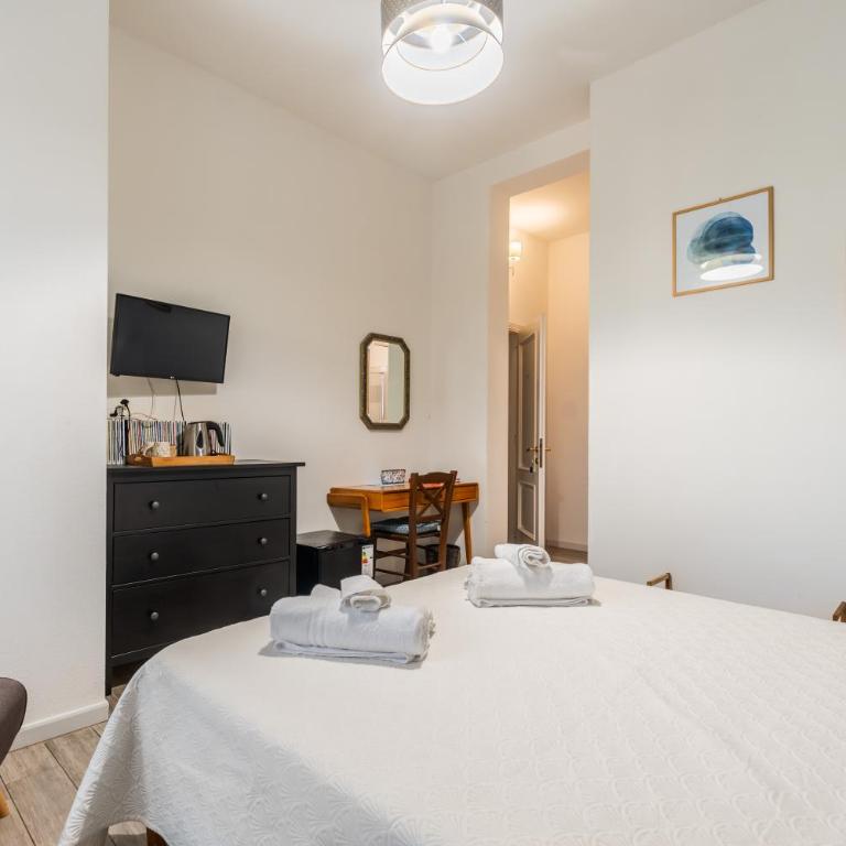Iola Rooms Cagliari - Camera King - 4
