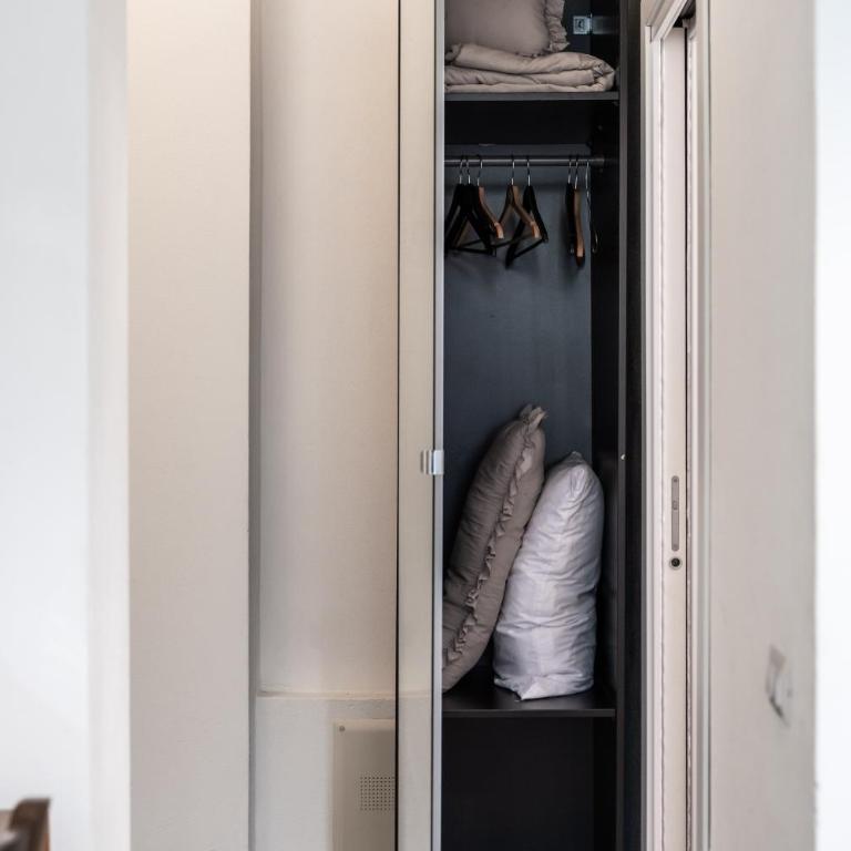 Iola Rooms Cagliari - Camera King - 11