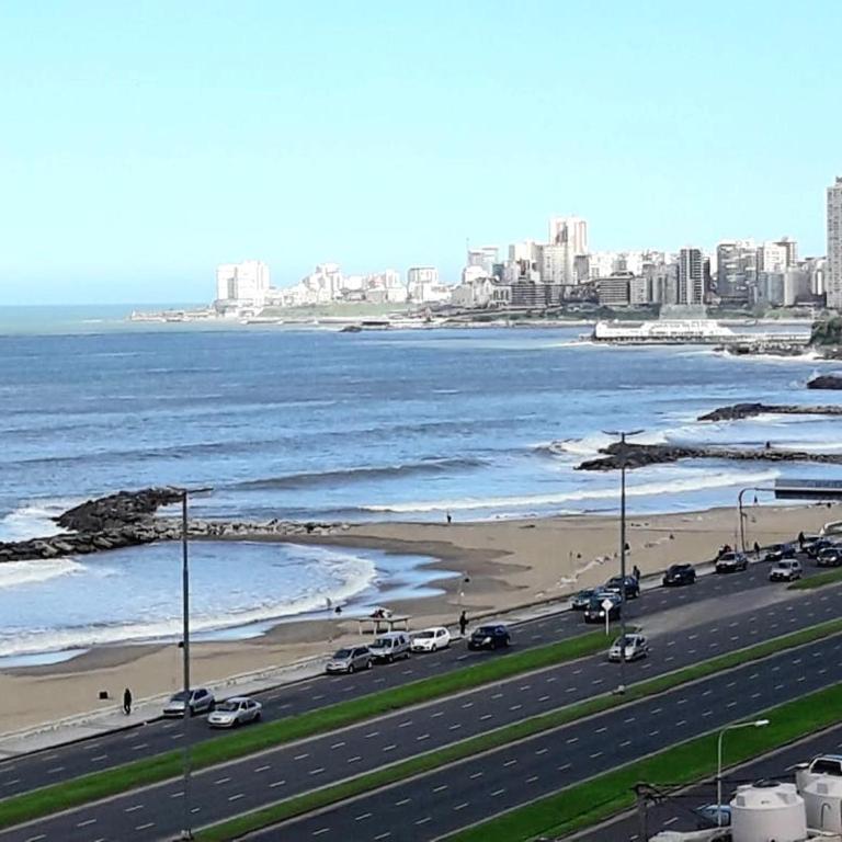 Apartamento zona La Perla a metros de la playa con balcon terraza y parrilla - Apartamento de 2 dormitorios - 16