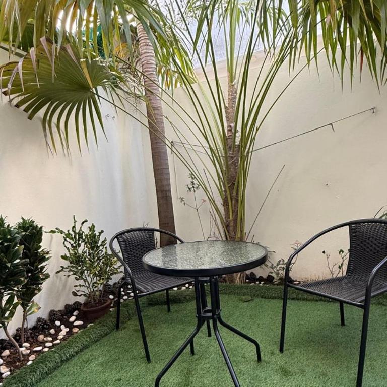 Casa 2 Niveles con 3 Albercas a 10 min de 5ta avenida y Playa - Casa de 3 dormitorios - 4