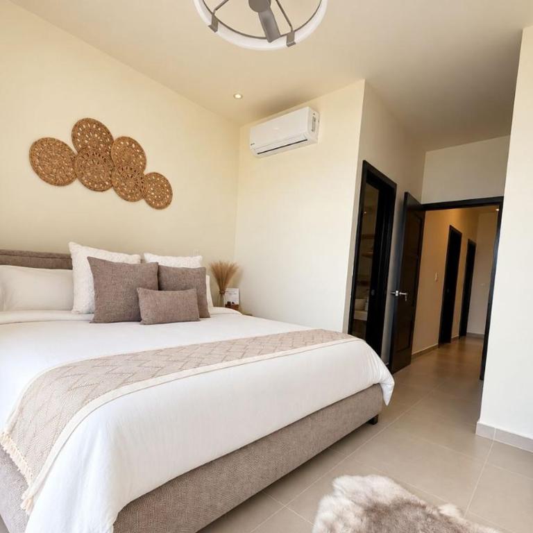 Casa 2 Niveles con 3 Albercas a 10 min de 5ta avenida y Playa - Casa de 3 dormitorios - 5