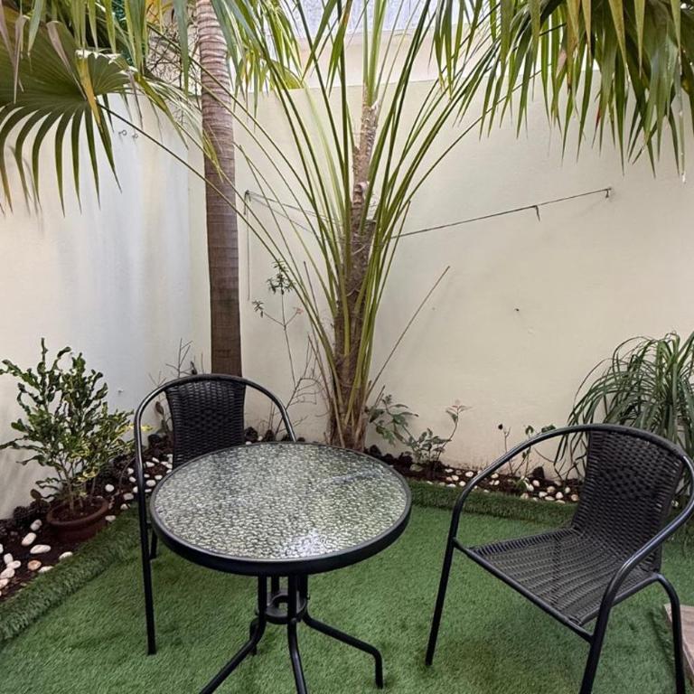 Casa 2 Niveles con 3 Albercas a 10 min de 5ta avenida y Playa - Casa de 3 dormitorios - 8