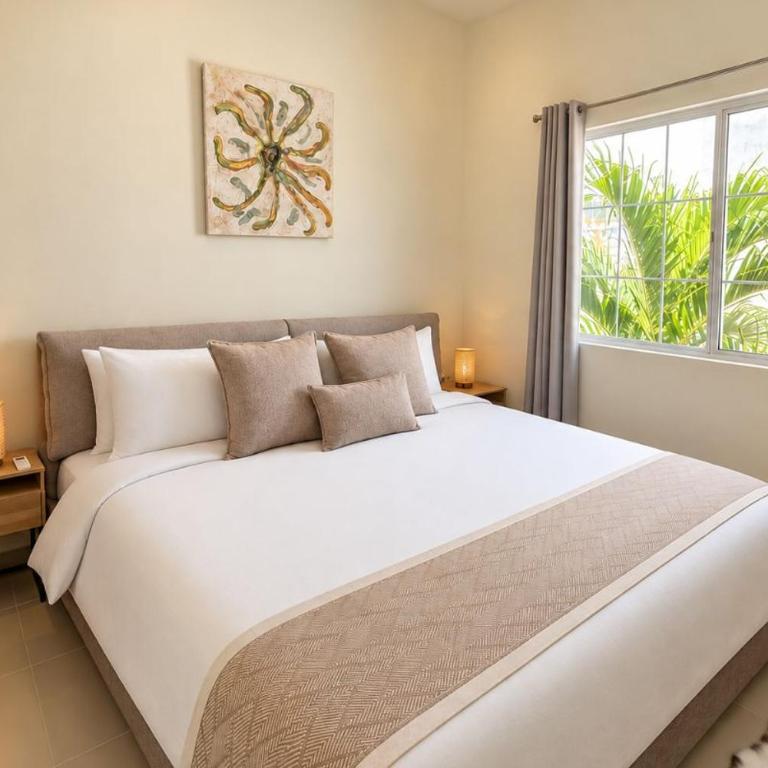 Casa 2 Niveles con 3 Albercas a 10 min de 5ta avenida y Playa - Casa de 3 dormitorios - 13