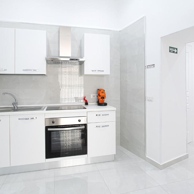 Bellissima Napoli - Appartamento con 2 Camere da Letto - 14
