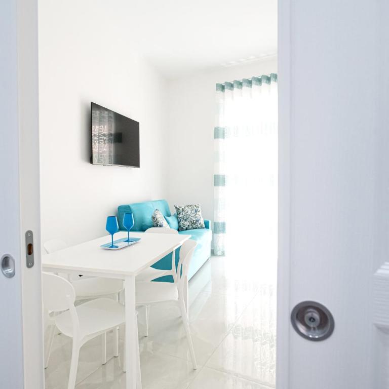 Bellissima Napoli - Appartamento con 2 Camere da Letto - 13