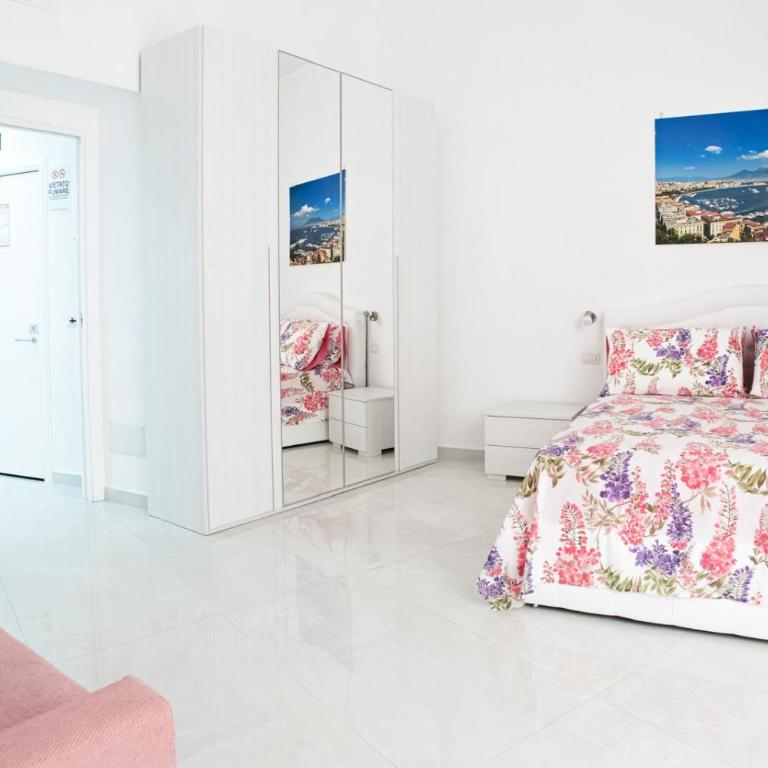 Bellissima Napoli - Appartamento con 2 Camere da Letto - 27