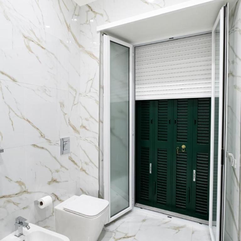 Bellissima Napoli - Appartamento con 2 Camere da Letto - 41