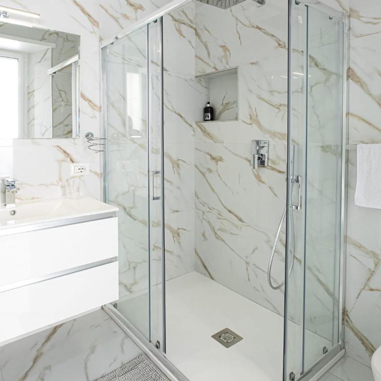 Bellissima Napoli - Appartamento con 2 Camere da Letto - 39