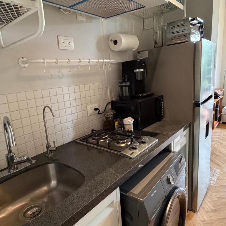 Light-Filled Loft- Fast WiFi, Pool, Gym & Security - Apartment - 18