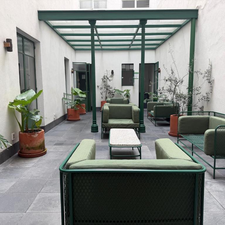 Light-Filled Loft- Fast WiFi, Pool, Gym & Security - Apartment - 22