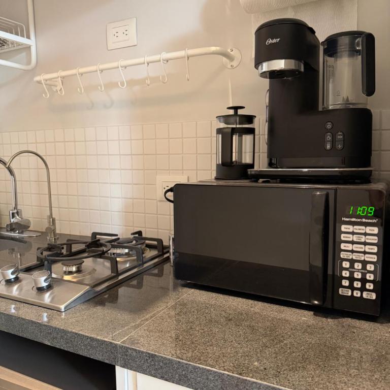 Light-Filled Loft- Fast WiFi, Pool, Gym & Security - Apartment - 20