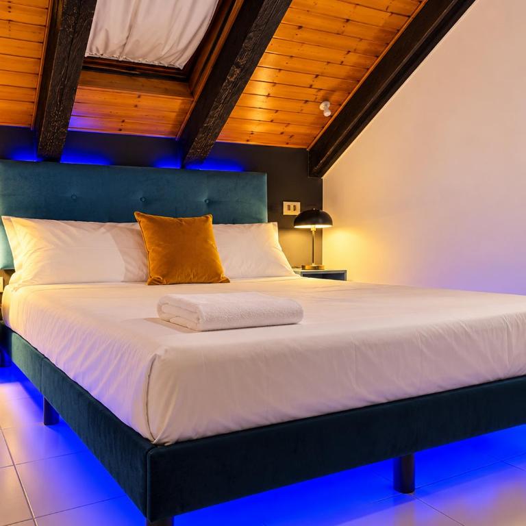 Hosting Dreams Attics - Duomo - Appartamento Attico - 2