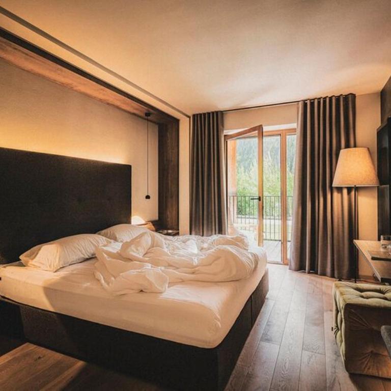 Hotel Christof - Double Room with Balcony - 10