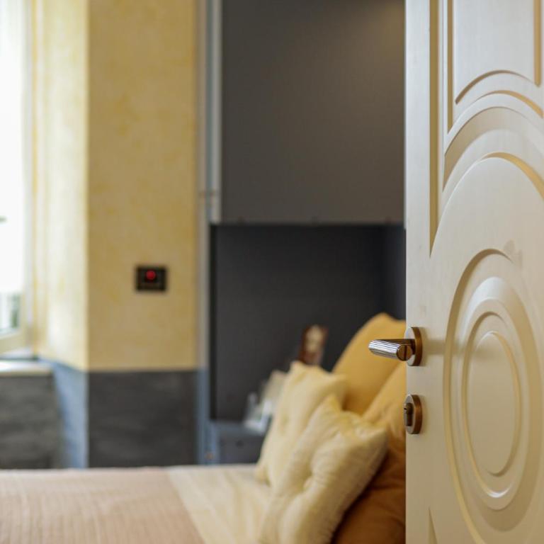 Odeon Neapolis - Historic Suites in Roman Theater - Deluxe King Room - 27