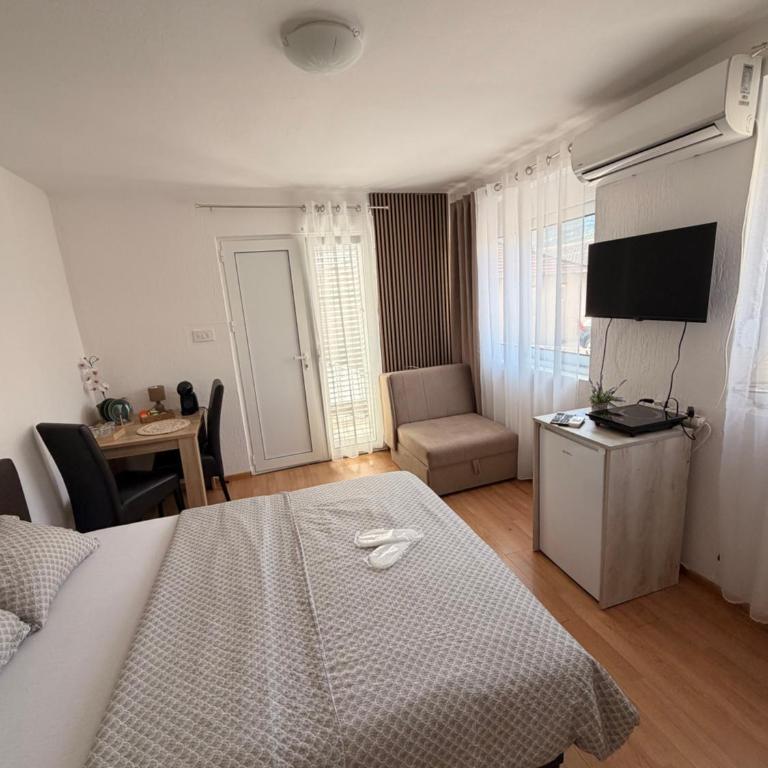 Apartman MIA Igalo Centar - One-Bedroom Apartment - 2