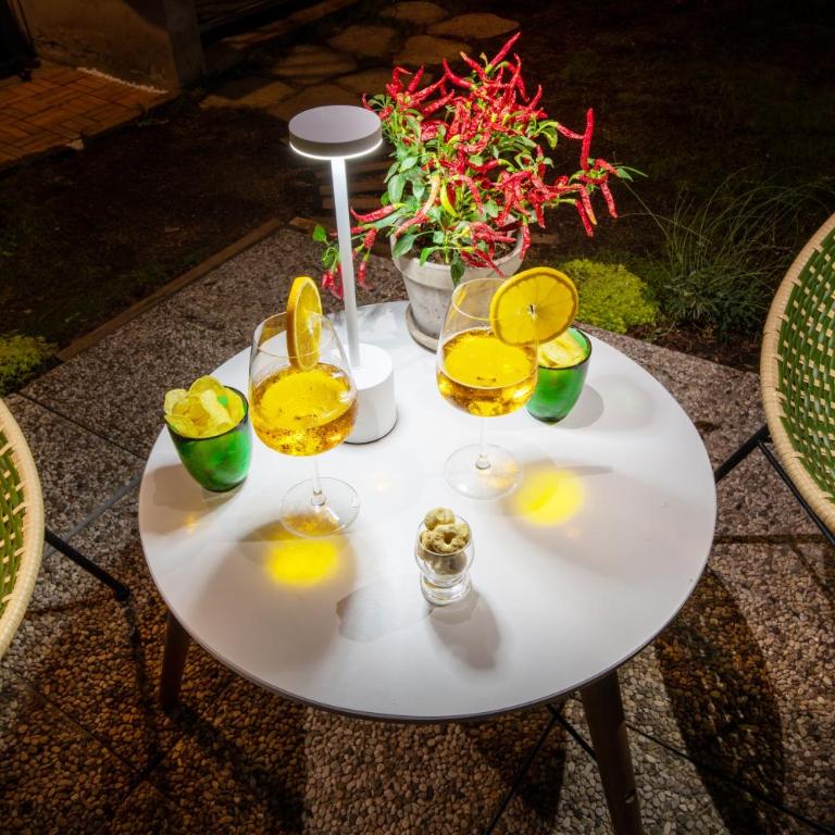 Private Garden & Metro 2 min - Wooden Wave Flat - Two-Bedroom Apartment - 41