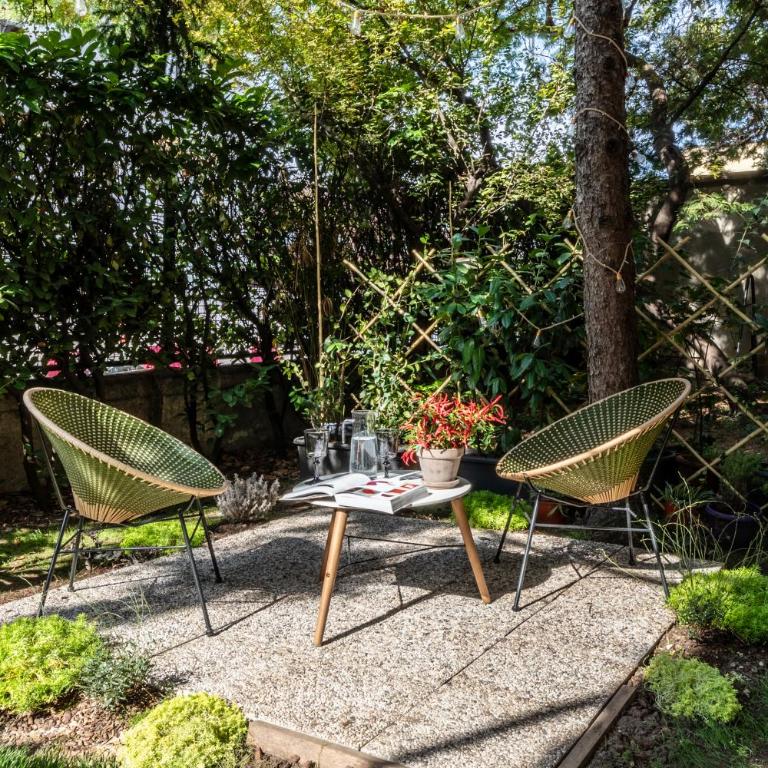 Private Garden & Metro 2 min - Wooden Wave Flat - Two-Bedroom Apartment - 45