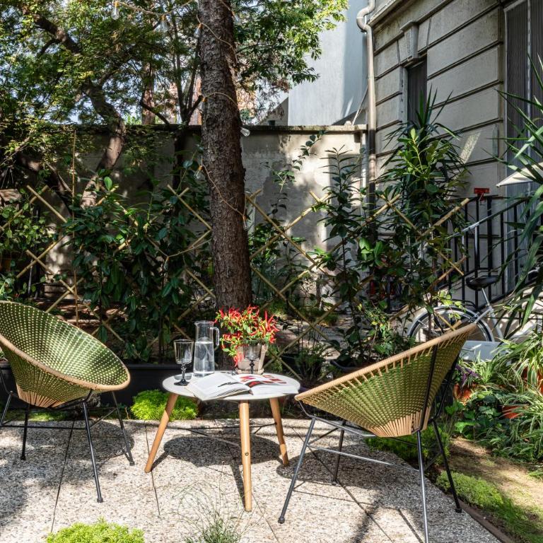 Private Garden & Metro 2 min - Wooden Wave Flat - Two-Bedroom Apartment - 47