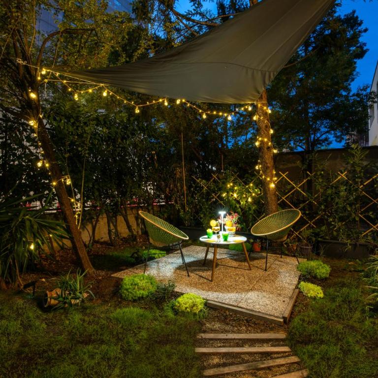 Private Garden & Metro 2 min - Wooden Wave Flat - Two-Bedroom Apartment - 40