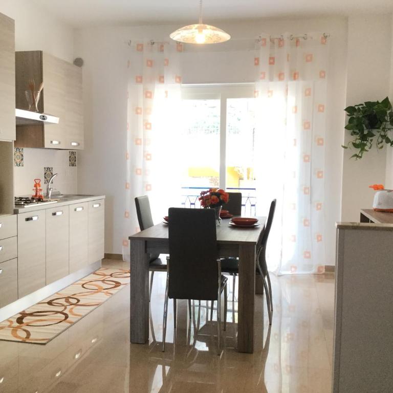 Holiday Rentals Taormina - Appartamento con 2 Camere da Letto e Vista Mare - 10