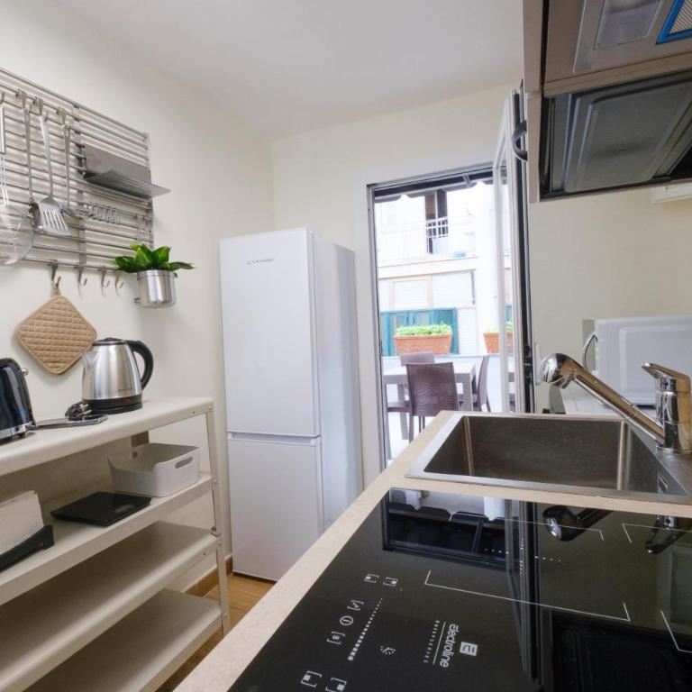 Giganti 38 Your home in the heart of Naples - Appartamento con 2 Camere da Letto - 3