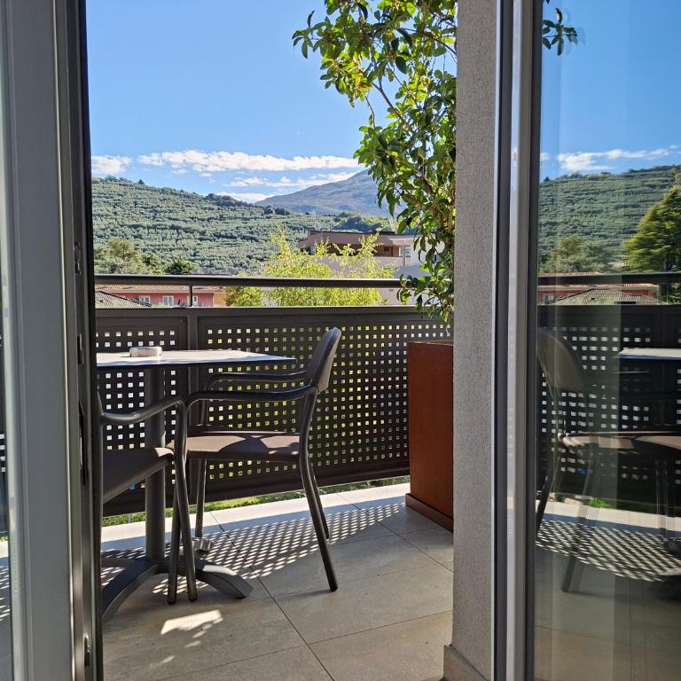 Garda Life - Camera Comfort Matrimoniale/Doppia con Letti Singoli con Balcone - 19