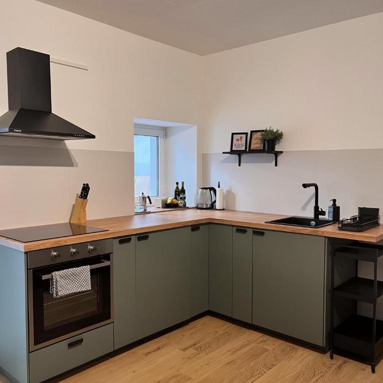 100 sqm terrace, close to the old town & shopping area & harbour - Appartamento con 2 Camere da Letto - 5