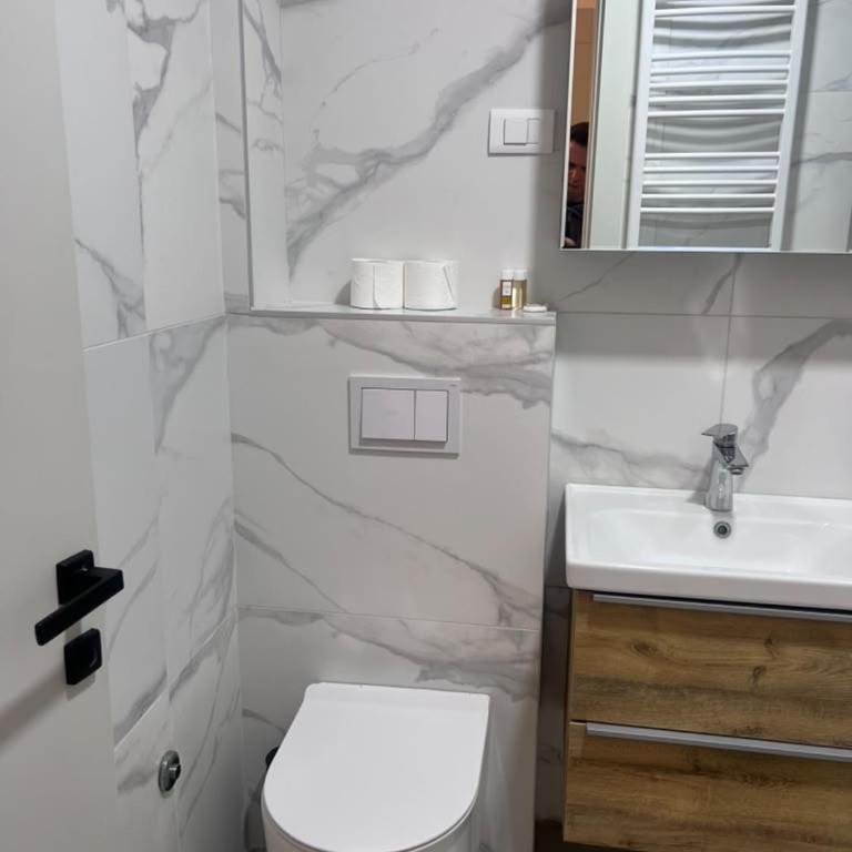 City Garden III - One-Bedroom Apartment - 8