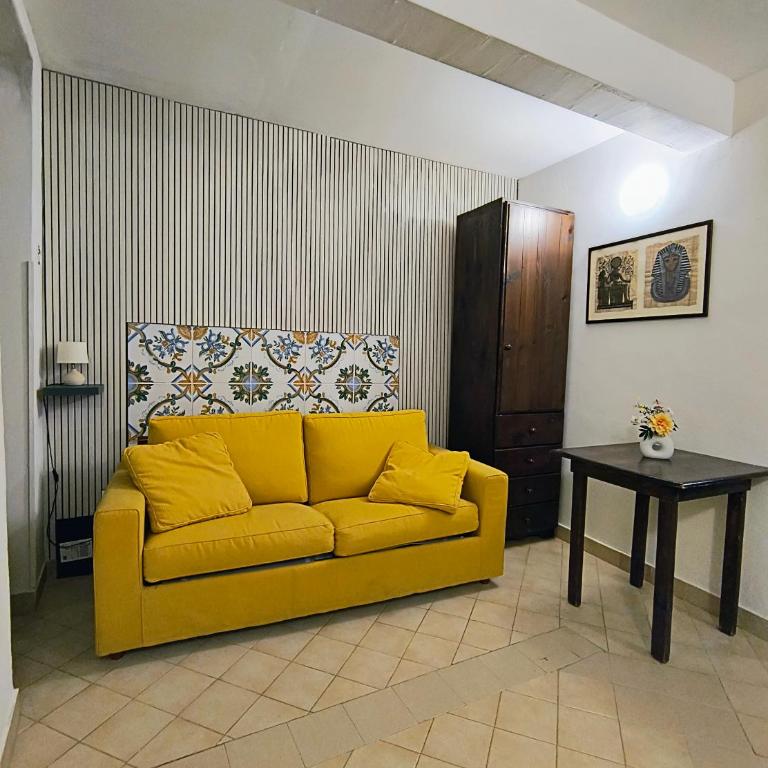 Norman City House - Large Double Room - 1