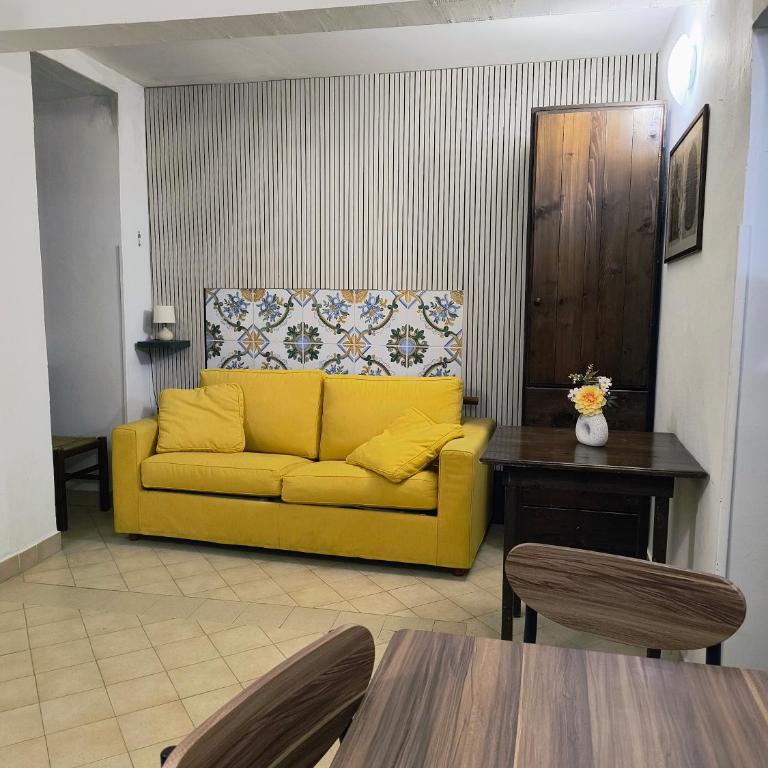 Norman City House - Large Double Room - 19