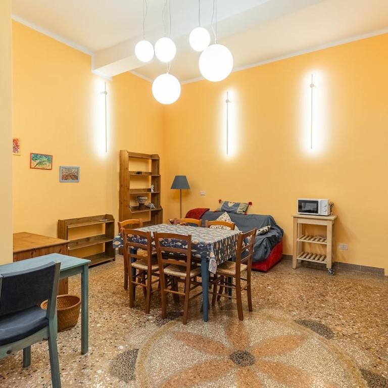Broccaindosso 61 City Center - Appartamento con 2 Camere da Letto - 11