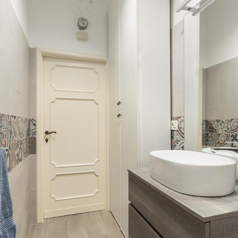 Broccaindosso 61 City Center - Appartamento con 2 Camere da Letto - 31