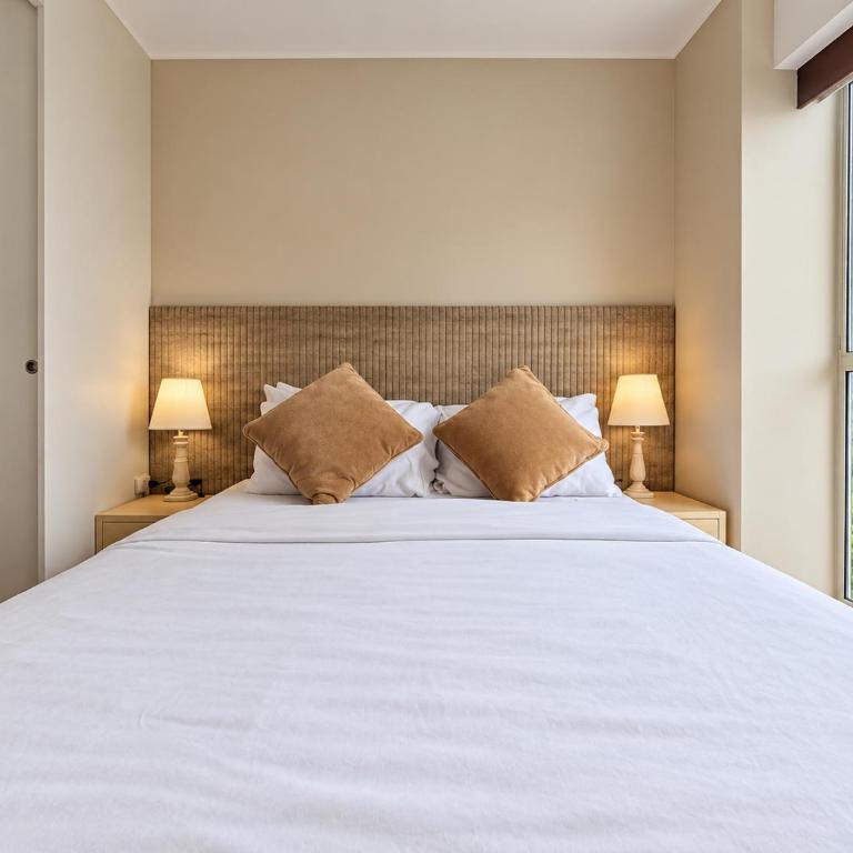 BOEM Apartments by Vibrant - One-Bedroom Apartment with City View - 11