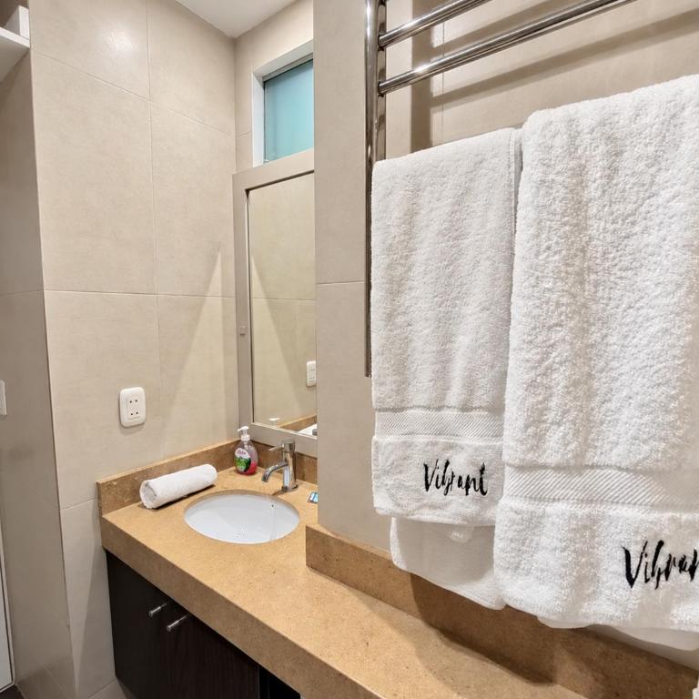 BOEM Apartments by Vibrant - One-Bedroom Apartment with City View - 6