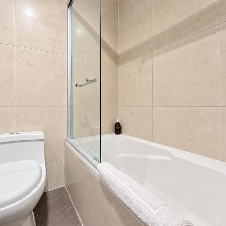 BOEM Apartments by Vibrant - One-Bedroom Apartment with City View - 21